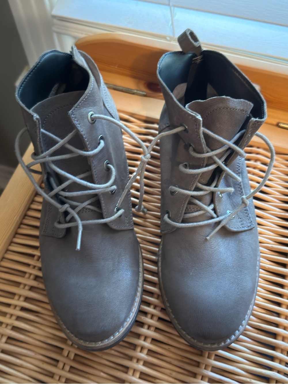 Women's Diba Eli Brown Leather Lace Up Ankle Boots Booties Size 7.5 M